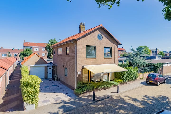 Ruysdaelstraat 4 in IJmuiden foto