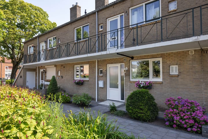 S.L. Louwesstraat 165 in Enschede foto