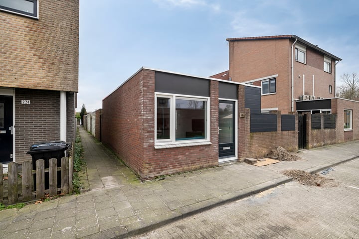 Salsastraat 231a in Almere foto