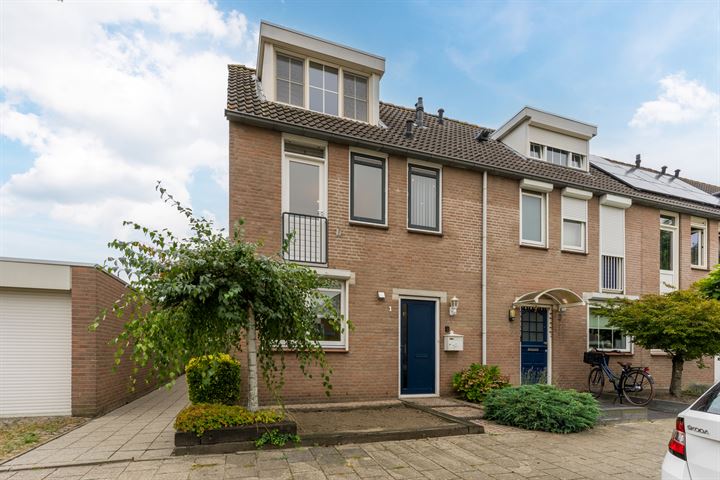 Salvador Allendestraat 1 in Eindhoven foto