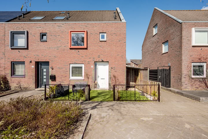 Salvador Daliplantsoen 41 in Almere foto