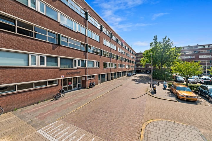 Santhorst 103 in Leiderdorp foto