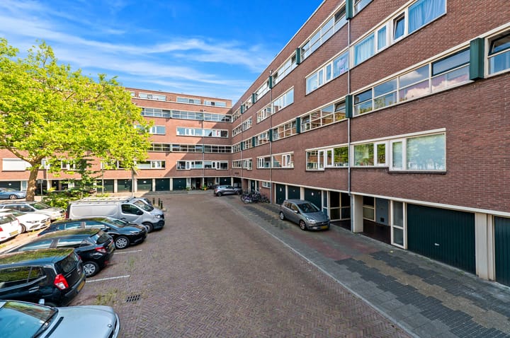 Santhorst 153 in Leiderdorp foto