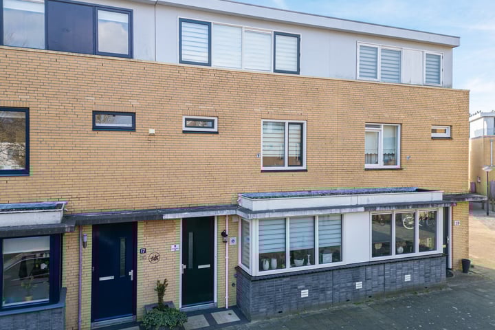 Sara de Bronovoplein 18 in Leiden foto