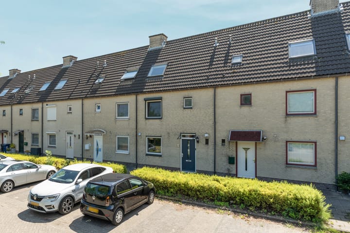 Sarsvenstraat 43 in Almere foto