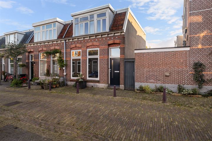 Saskiastraat 2 in Leeuwarden foto