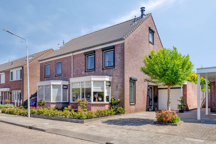 Saturnuslaan 58 in Oude-Tonge