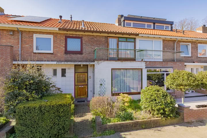 Saturnusstraat 10 in IJmuiden foto