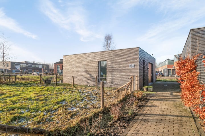 Scharwoudestraat 98 in Tilburg foto