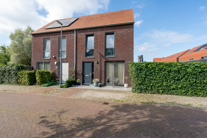 Schelpenbank 23 in Alkmaar foto