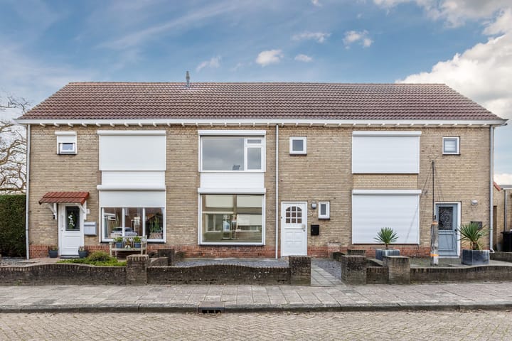 Schelpstraat 4 in Halsteren