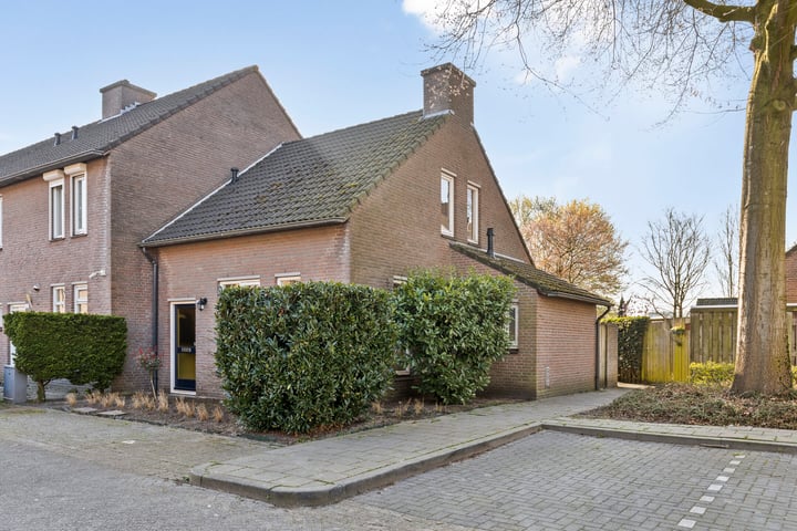 Schepenhoek 309 in Uden foto