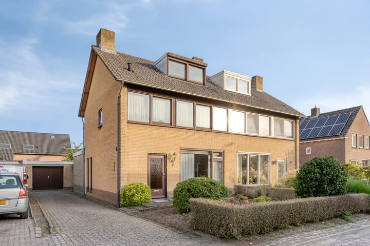 Schilderstraat 8 in Sambeek foto