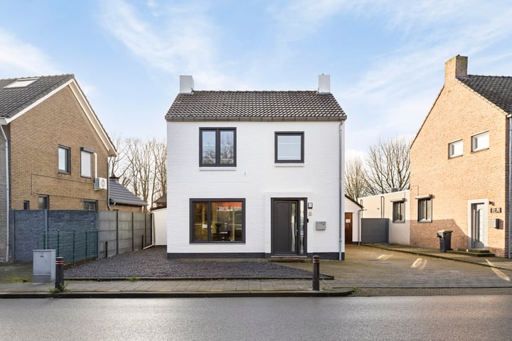 Schineksstraat 8 in Stein foto