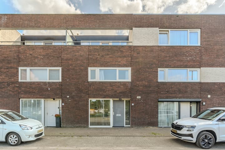 Schipluidenlaan 24 in Tilburg foto