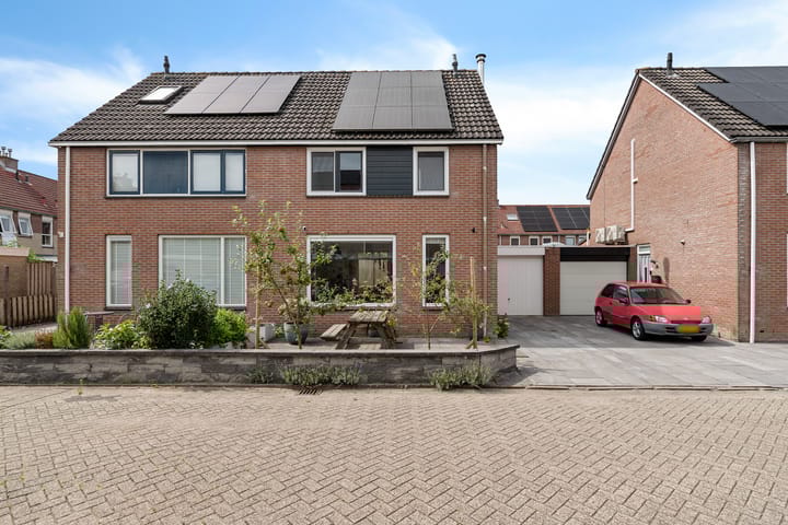 Schoener 48 30 in Lelystad foto