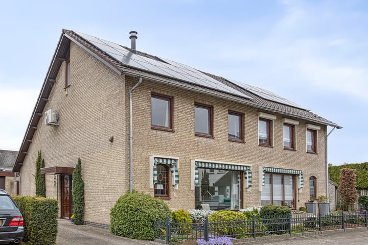 Schollaan 6 in Helmond foto
