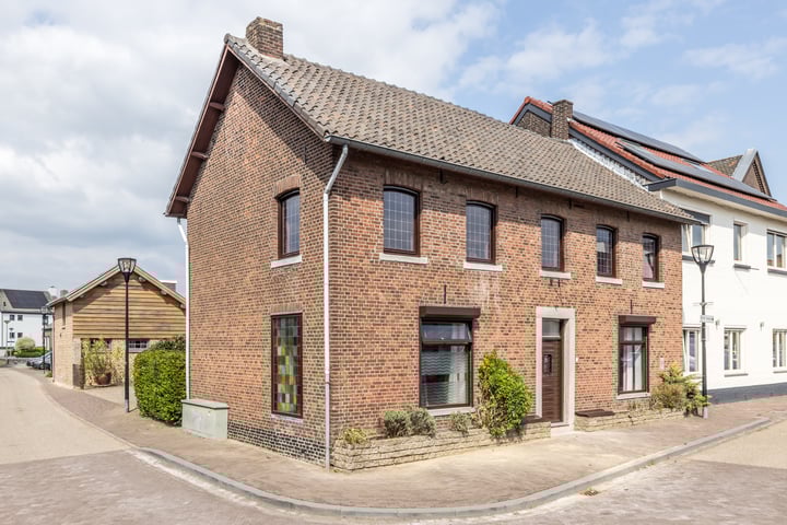 Schoolstraat 1 in Sint Geertruid foto