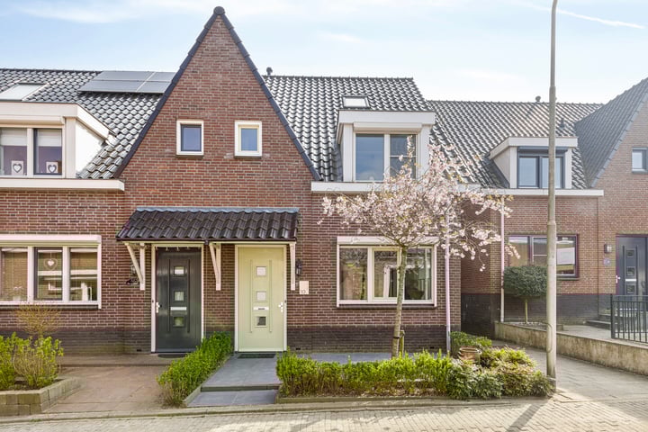 Schoolstraat 10 in Strijen foto