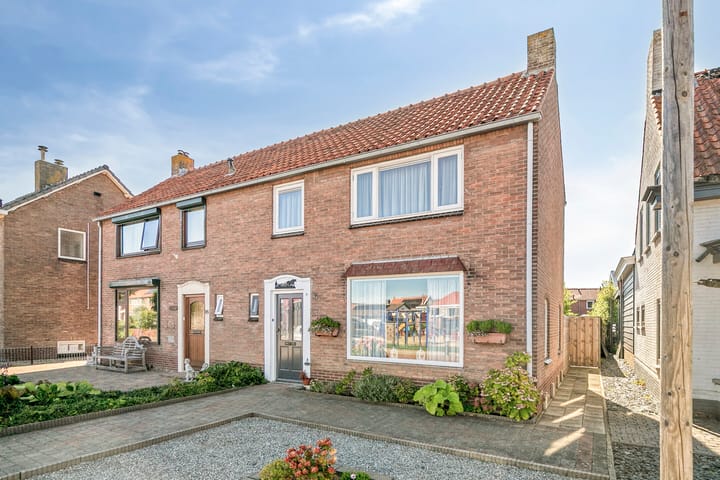 Schoolstraat 12 in Sint-Annaland foto