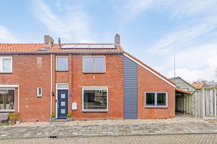Schoolstraat 2 in Kerkwerve foto