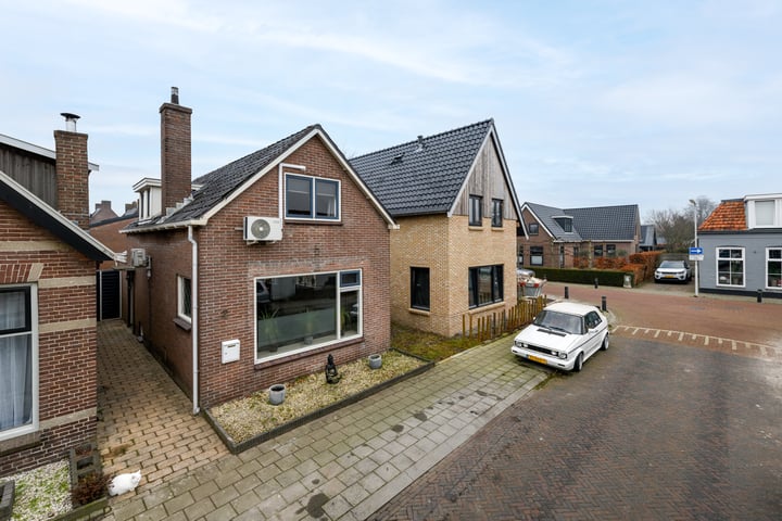 Schoolstraat 2 in Wolvega foto