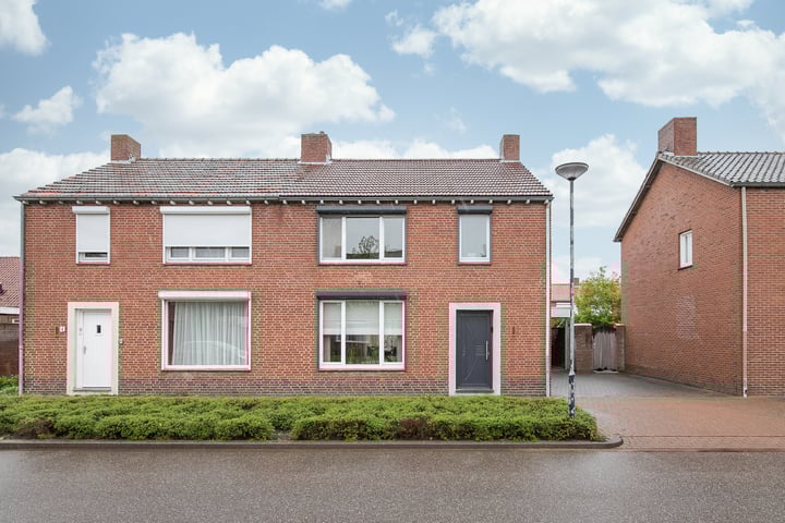 Schoolstraat 3 in Thorn foto