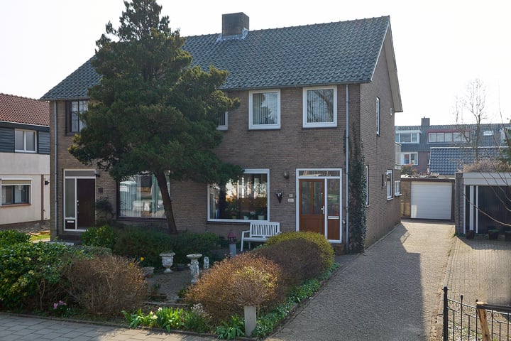 Schoolstraat 45 in Nieuw-Vennep
