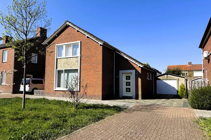 Schoolstraat 7 in Thorn foto