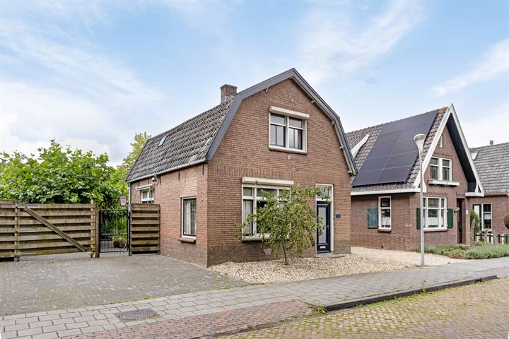Schoolstraat 9 in Rossum foto