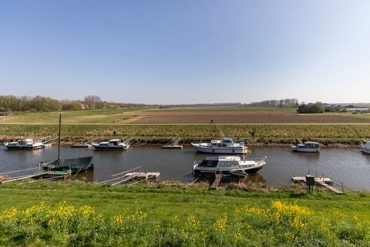 Schorredijk 31 in Puttershoek foto