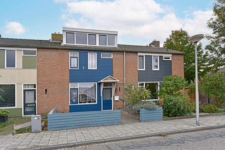 Schout Clantstraat 56 in Nieuwveen foto