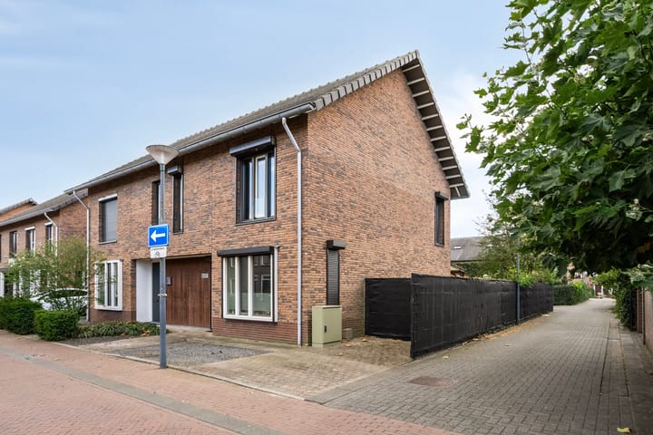 Schout Coxstraat 1 in Gemert foto