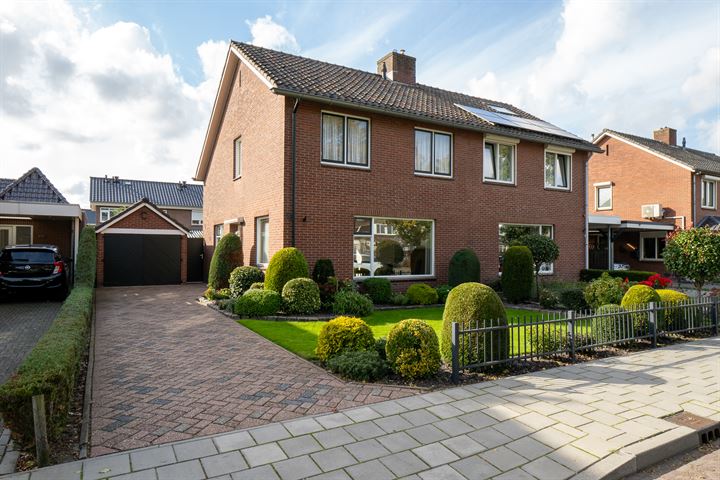 Schout Doddestraat 36 in Vriezenveen foto