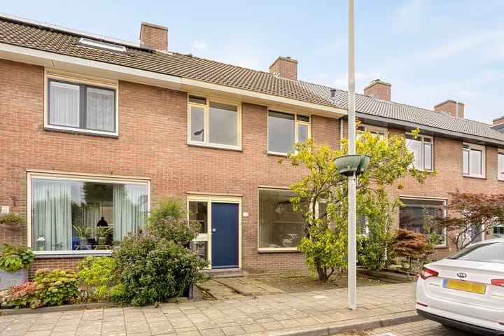 Schout Eeuwoutstraat 54 in Pernis Rotterdam