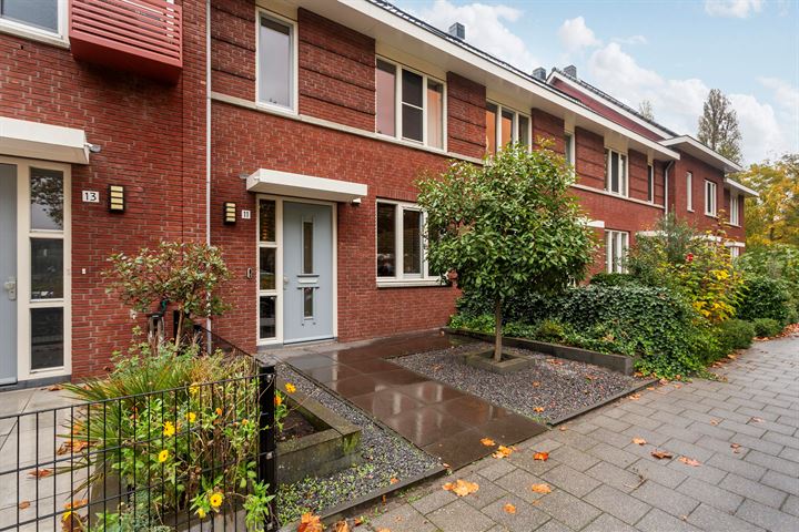 Schout Van der Lelylaan 11 in Rotterdam foto