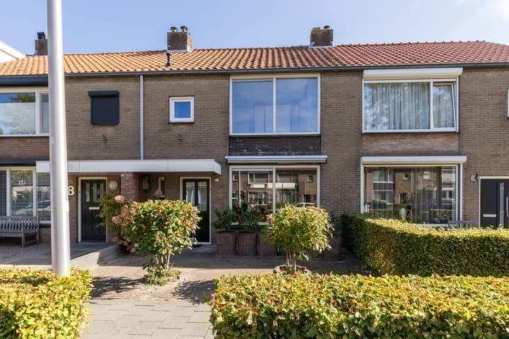 Schoutstraat 16 in Rijen foto
