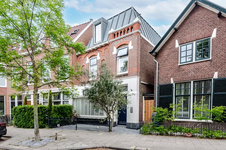 Schouwtjeslaan 27 in Haarlem foto