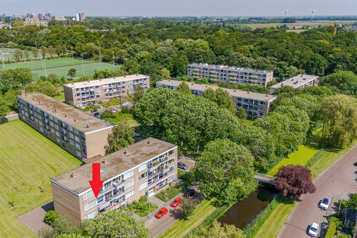 Schubertplantsoen 37 in Voorschoten foto