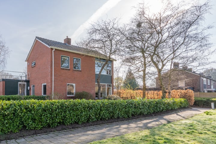 Schweitzerstraat 2 in Assen foto