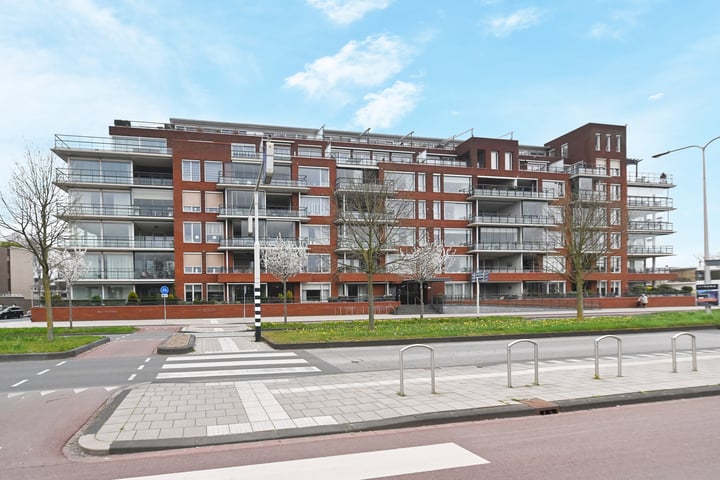 Secretaris Verhoeffweg 11R in Naaldwijk foto