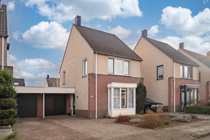 Sef Pernotlaan 20 in Susteren foto