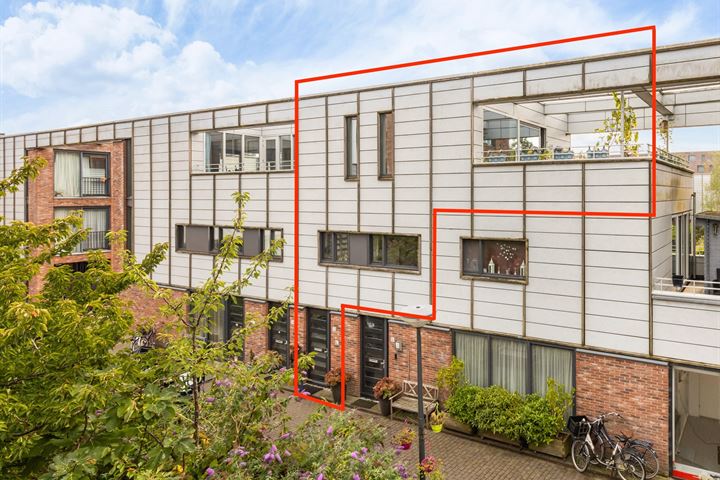Sem Presserhof 32 in Amsterdam foto