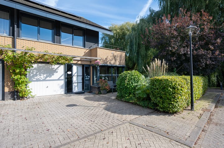 Semesterhof 23 in Almere foto