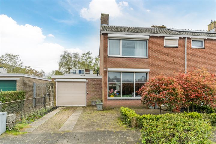 Seringenstraat 1 in Oosterhout foto