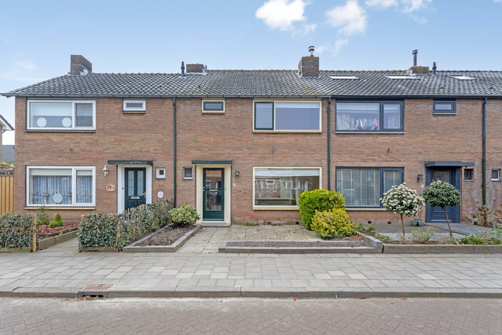 Seringenstraat 26 in Oud-Beijerland foto