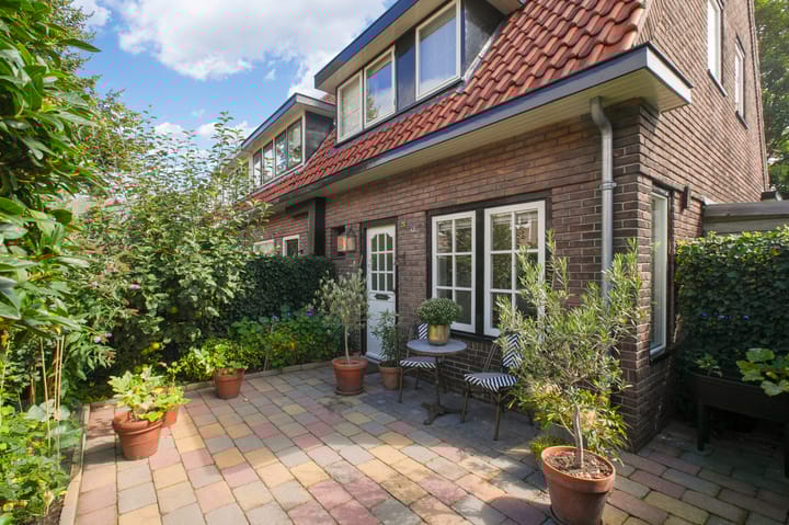 Seringstraat 23 in Huizen