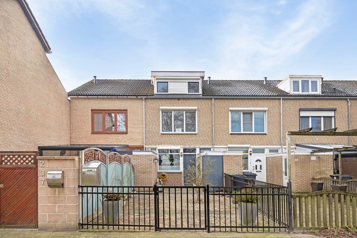 Sibeliusstraat 239 in Tilburg foto
