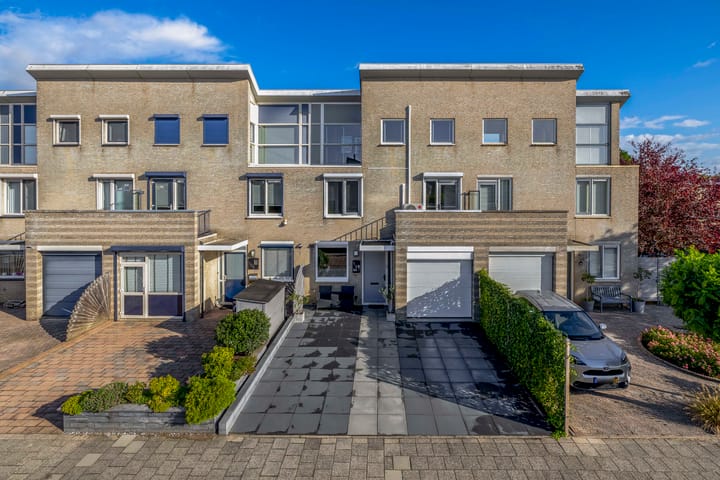 Sientje Mesdag-van Houtenstraat 107 in Spijkenisse