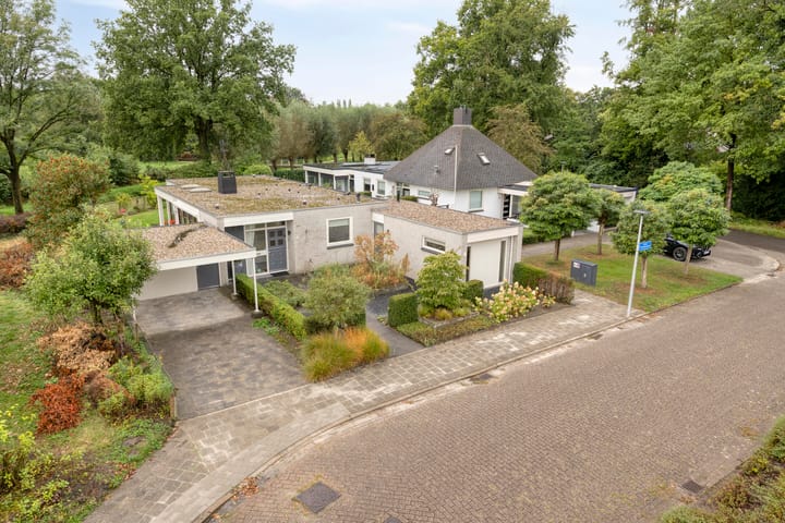 Simon Vestdijkstraat 4 in Hengelo foto